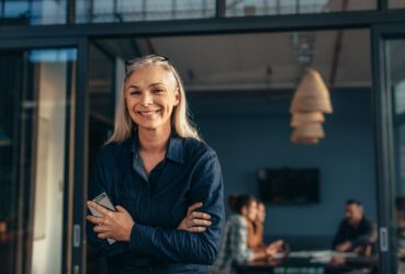 Photo of girl with folded arms